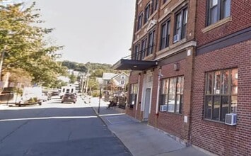 Building Photo - 35 Day St