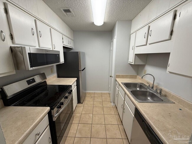 Building Photo - 3410 Green Briar Ct