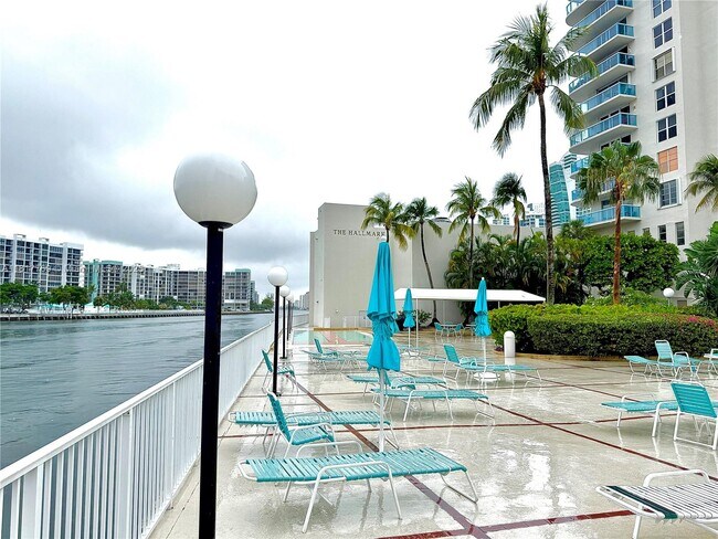 Building Photo - 3800 S Ocean Dr