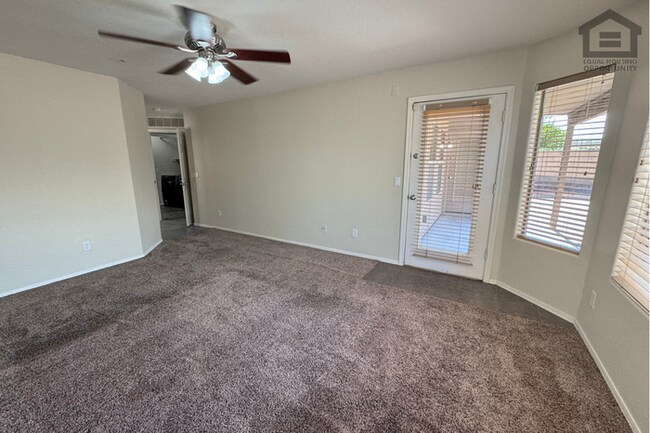 Building Photo - 3Bed/2Bath House in Avondale! Ready for Immediate Move-In! – RV GATE!