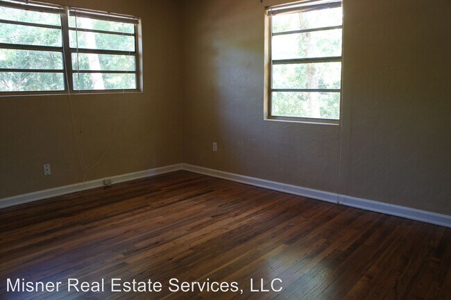 Building Photo - 3 br, 1 bath House - 413 NE 44th Street