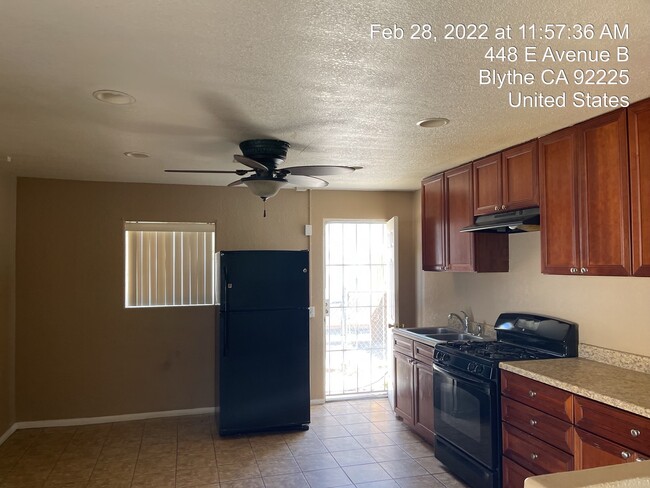 Building Photo - 448 E Ave B