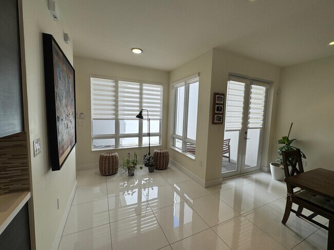 Building Photo - 6461 NW 103rd Psge