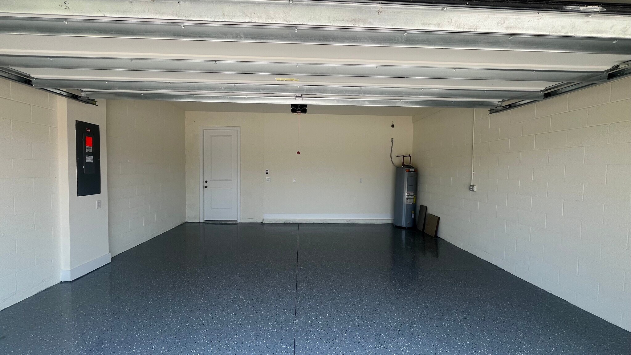 2 CAR GARGAE EXPOXY FLOOR - 10279 Bonavie Cove Dr