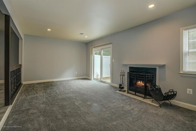 Building Photo - 40 Staghorn Dr