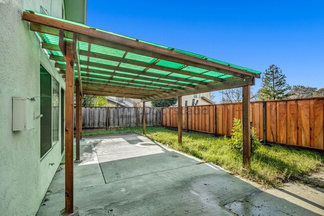 Building Photo - 4035 Egret Ct