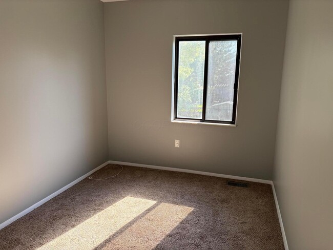 Building Photo - 7592 Pawling Pl