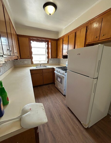 Building Photo - 734 E 43rd St