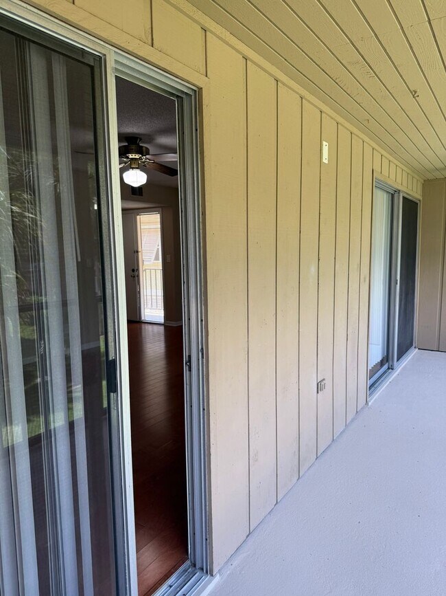 Building Photo - 130 Jasmine Woods Ct