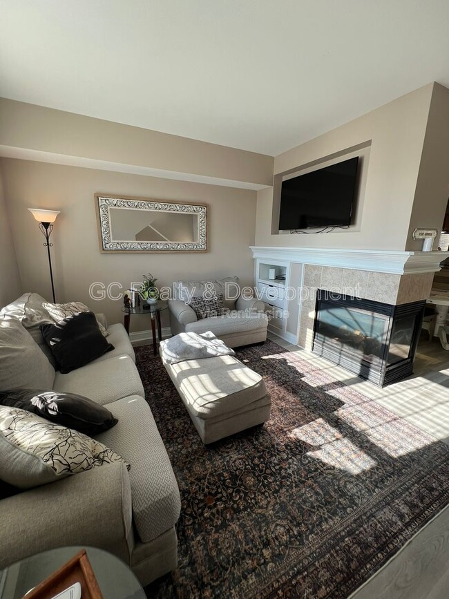 Building Photo - 112 Lakeshore Dr