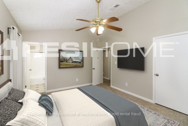 Building Photo - 3947 Wood Path Dr