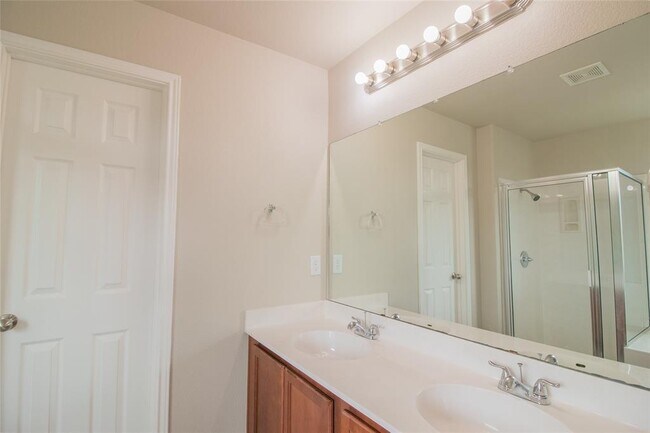 Building Photo - 117 Otono Loop