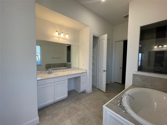 Building Photo - 1105 Maverick Dr