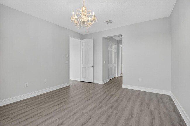 Building Photo - 8101 Ironstone Dr