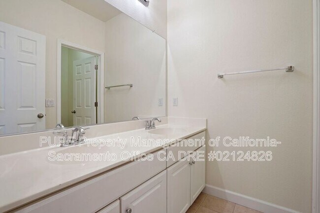Building Photo - 8292 Crystal Walk Cir