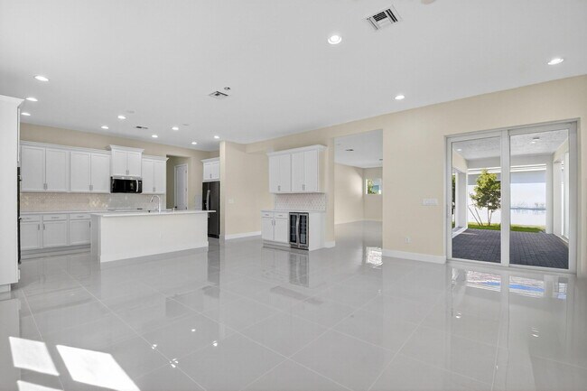 Building Photo - 15120 Wildwood Cir