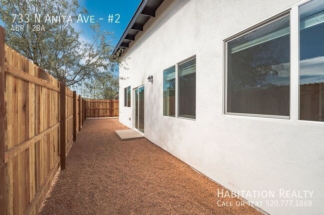 Building Photo - 733 N Anita Ave