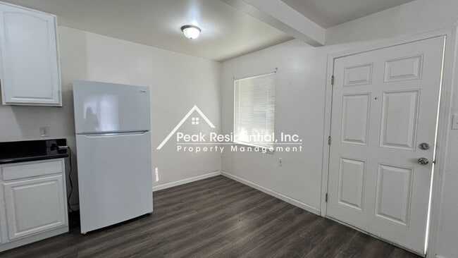 Building Photo - 53rdSt5640