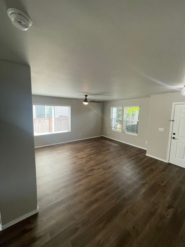 Building Photo - Beautiful Open Concept 4 Bedroom 2.5 Bath Home with Fenced Yard  in Gated Community