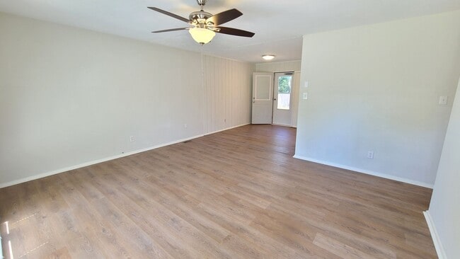 Building Photo - Cute home for rent