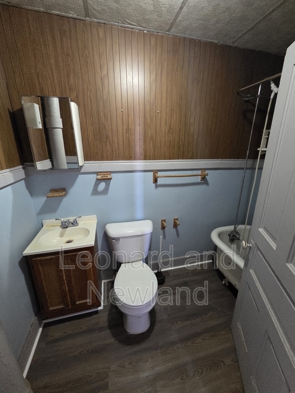 Building Photo - 906 Putnam Ave