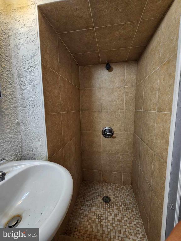 Building Photo - 4522 Springfield Ave