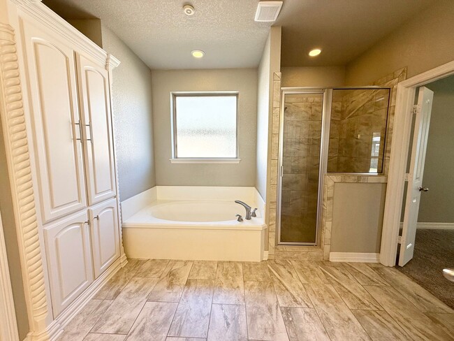 Building Photo - 7332 Kingsport Ln