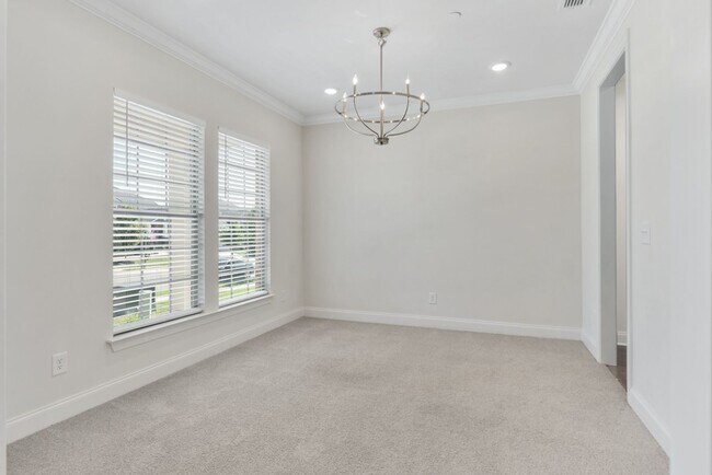 Building Photo - 797 Ravensdowne-