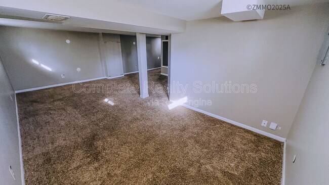 Building Photo - 10200 Tappan Dr
