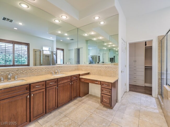Building Photo - 25 Gladewater Dr