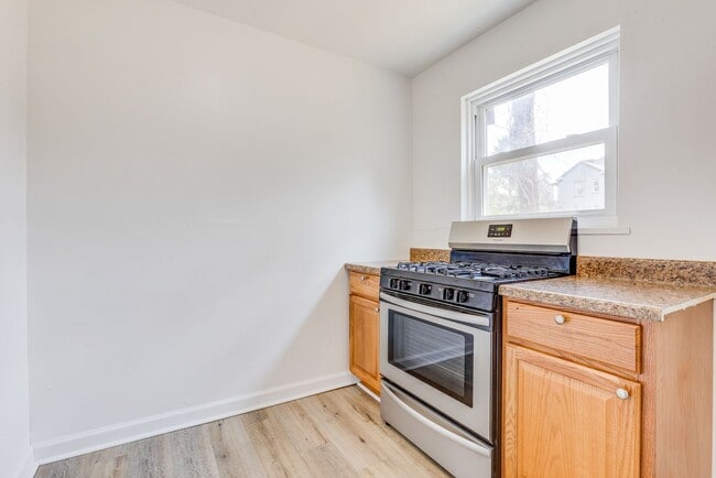 Building Photo - 215 Millbridge St