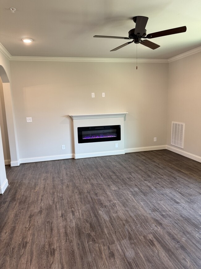 Building Photo - 4419 Lennox Pl