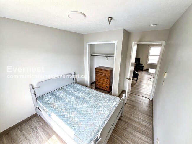 Building Photo - 210 Lower Consol Rd NW