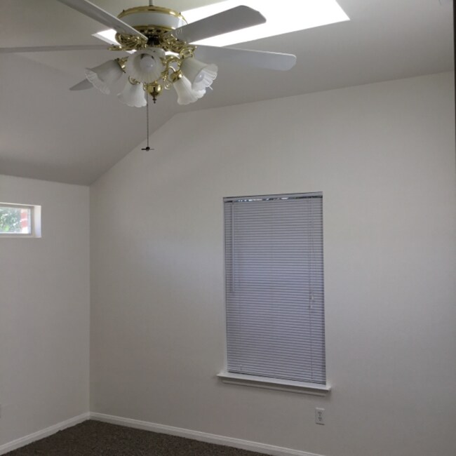 Building Photo - 2911 Whisper Oaks Ln