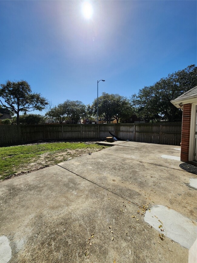 Building Photo - 14335 Berrington Dr