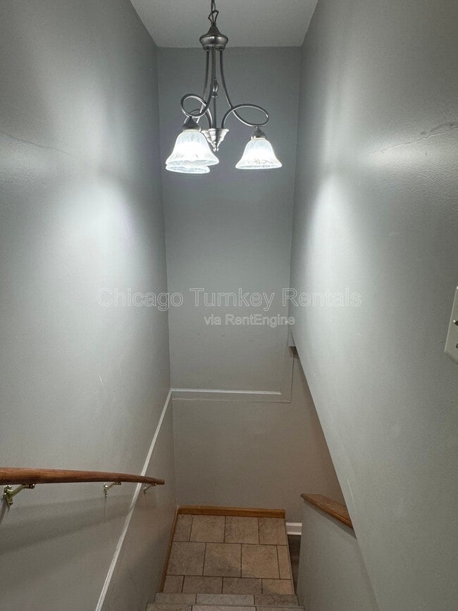 Building Photo - 2810 W 83rd St