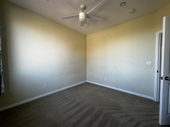 Building Photo - 7628 Belhurst Ave