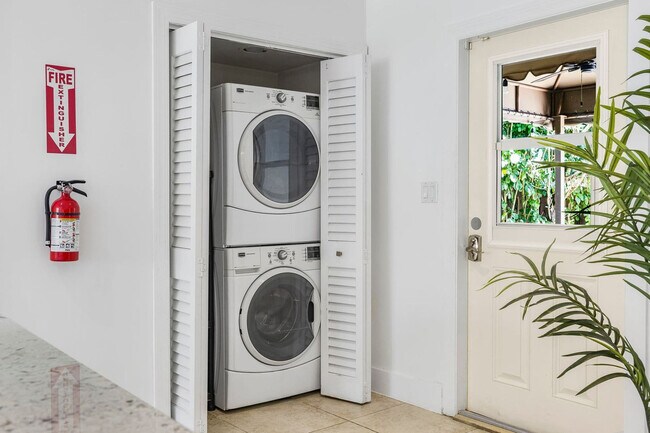 Building Photo - 11121 Griffing Blvd