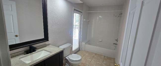 Building Photo - 2635 Highlands Vue Pkwy