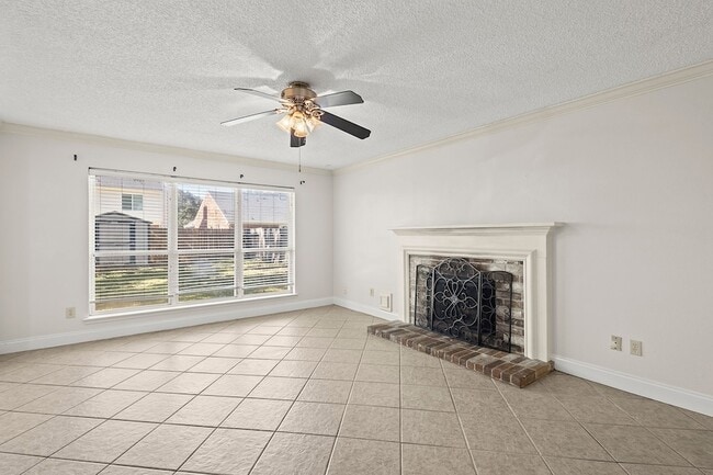 Building Photo - 22919 Garden Canyon Dr