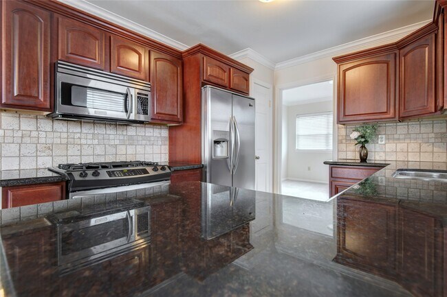 Building Photo - 6214 Rutherglenn Dr
