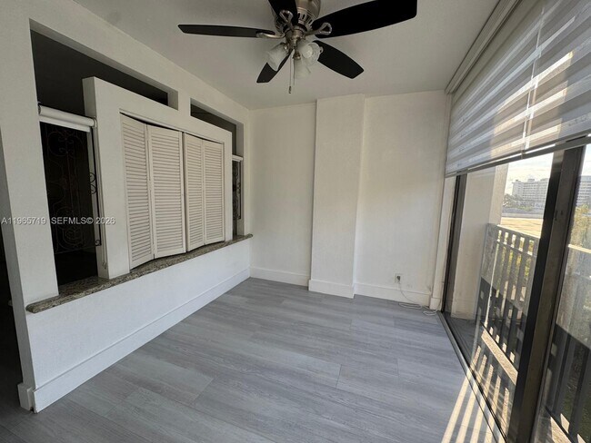 Building Photo - 17021 N Bay Rd