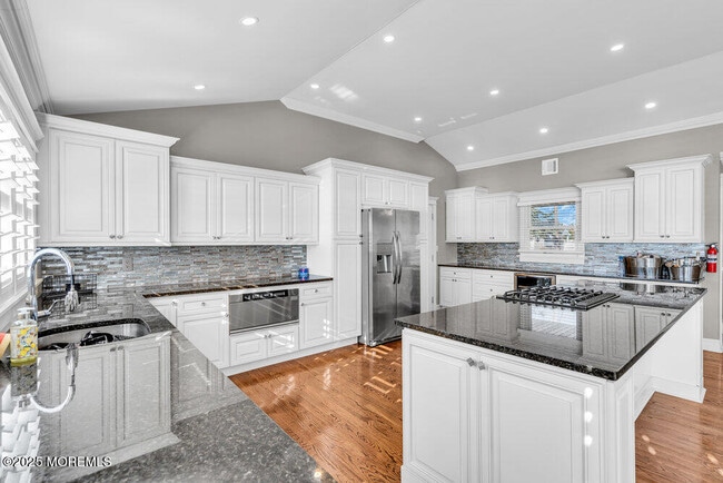 Building Photo - 68 Blue Heron Dr