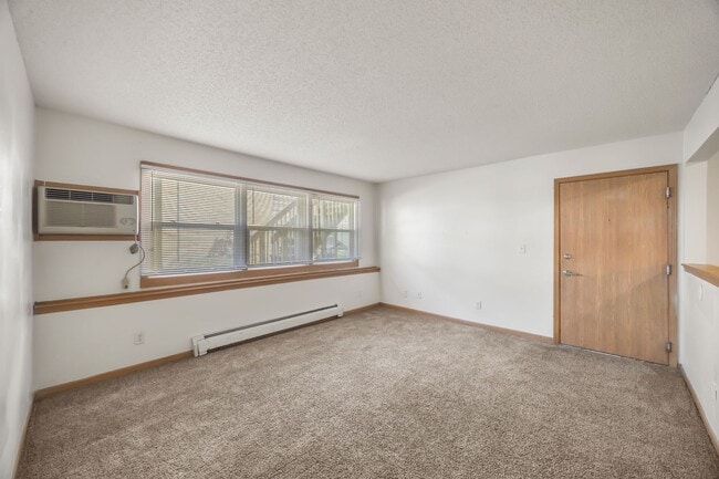 Interior Photo - Clover Creek