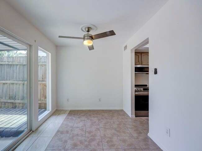 Building Photo - 1710 Cinnamon Path