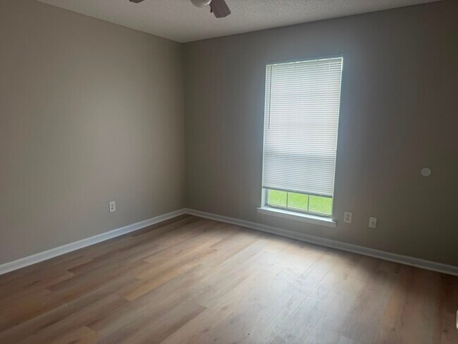 Building Photo - 727 Timber Ridge Trail