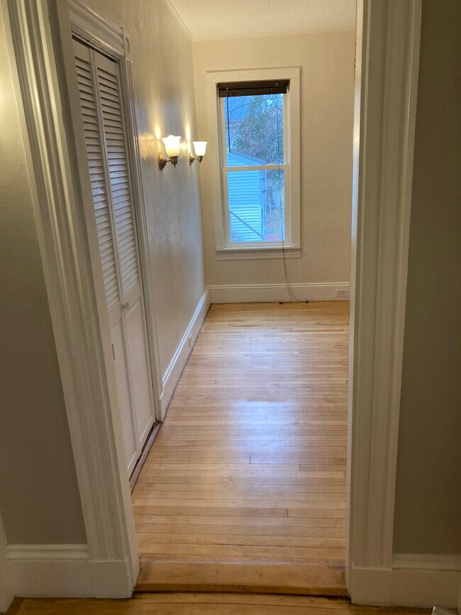 Building Photo - 50 State St