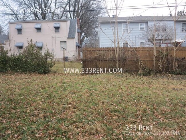 Building Photo - 617 W 85th St