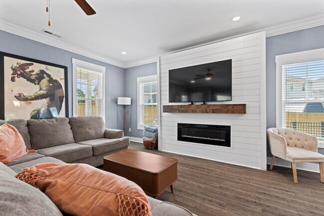 Building Photo - 205 Bangor Ct