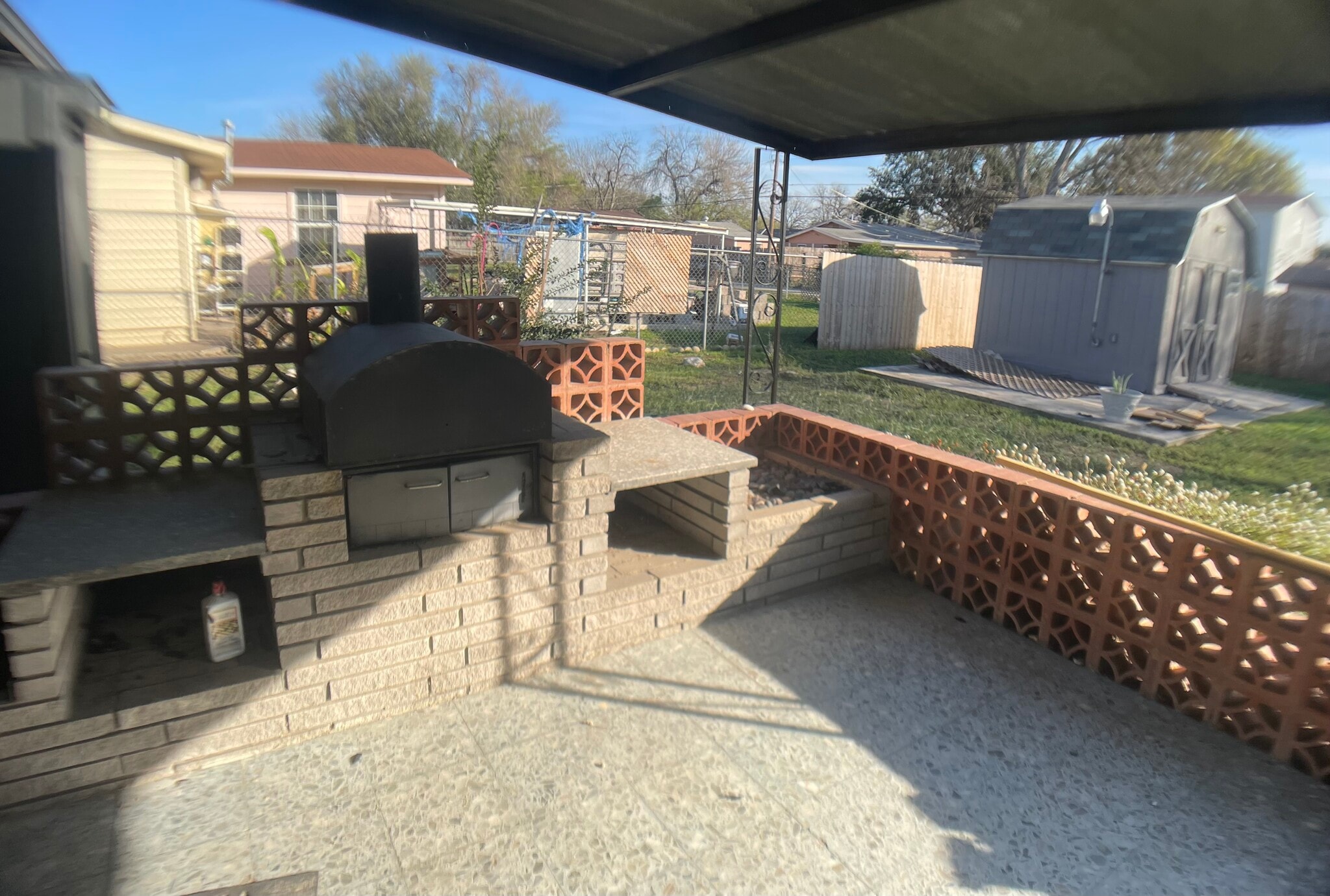 Covered patio with Bar B Q. - 1442 Parnell Ave